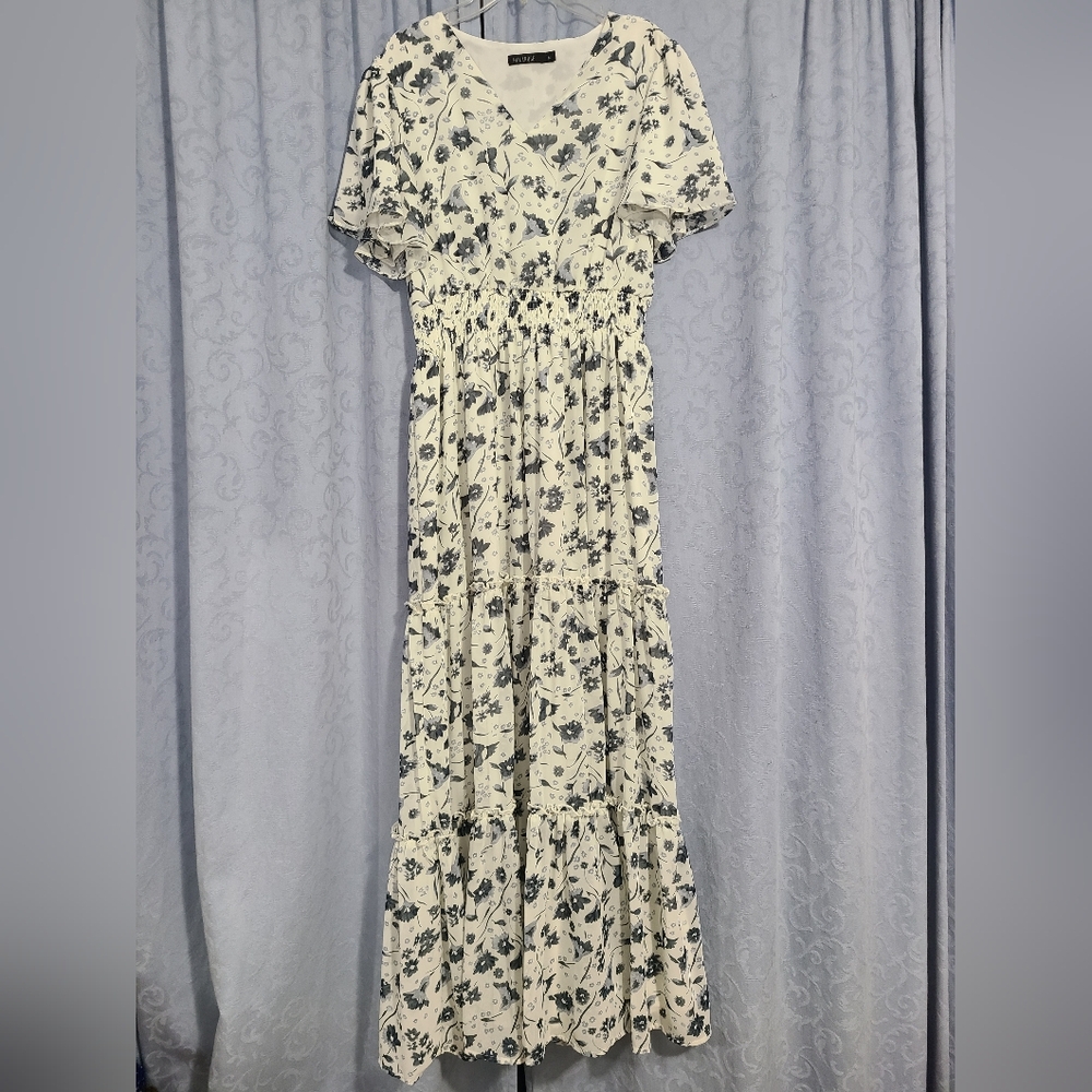 Mikarose Size Medium Floral Off-white and Blue Maxi Dress